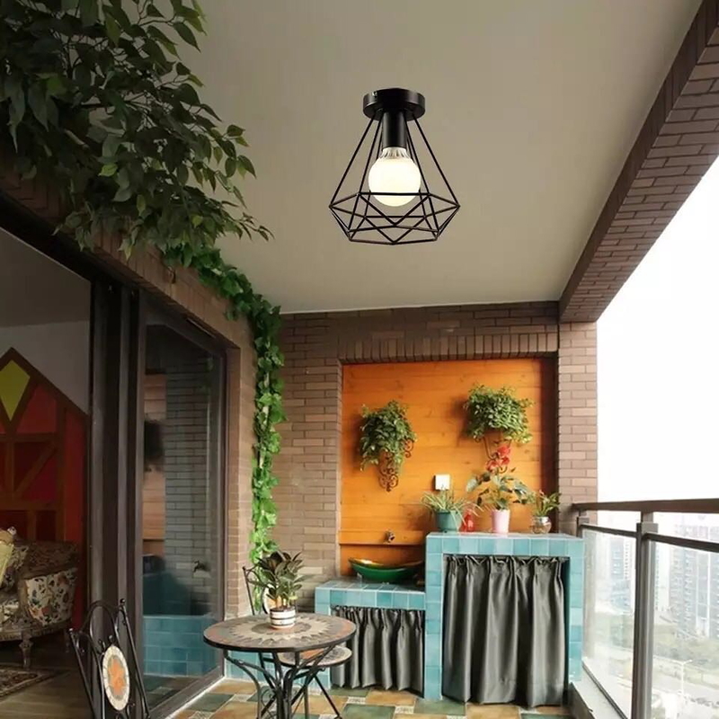 أبليك او اضاءة للسقف اسود معدني شكل الماسة