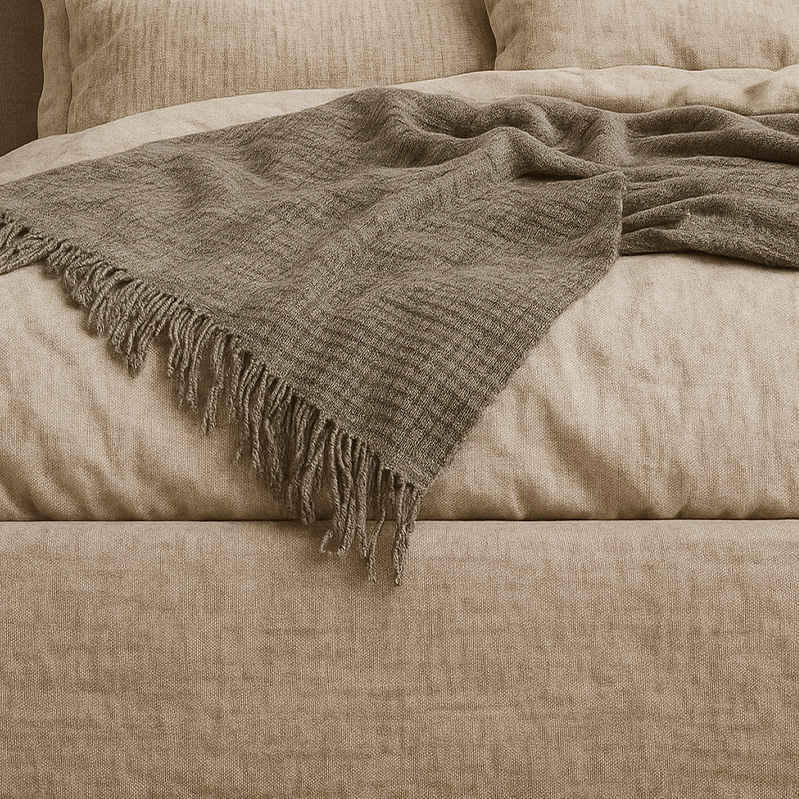 Beech wood and linen Bed, 160×200 cm - beige